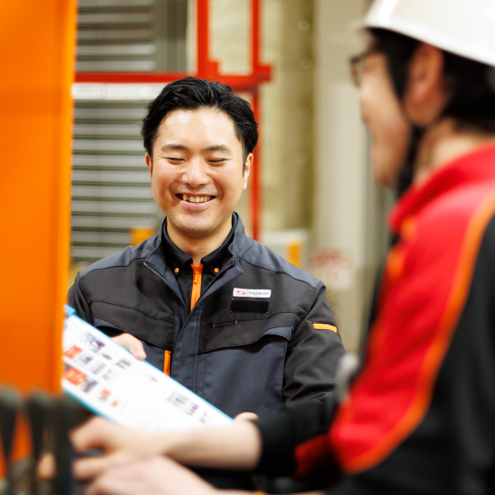 コミュニケーションを取る支店長